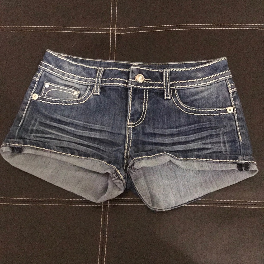 Blue jean shorts with design